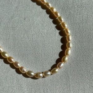 Vintage pearl necklace.  Please see pictures for imperfections.
